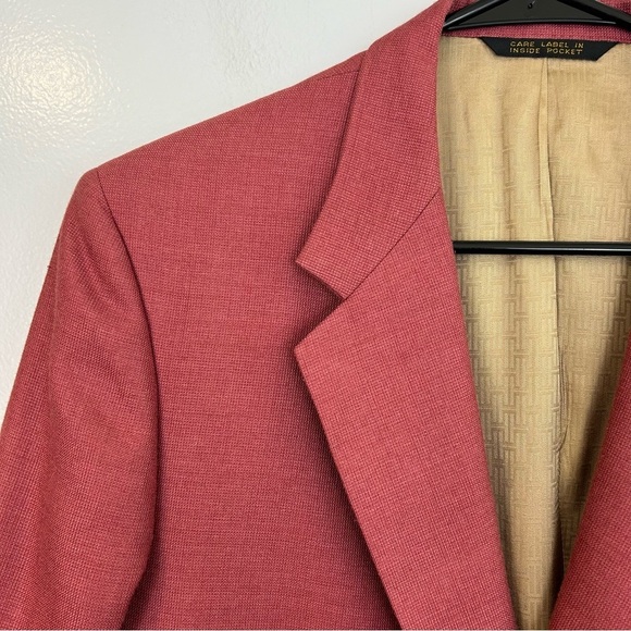 Men's Halston Salmon Pink Suit Jacket/ Blazer Size Large - Picture 3 of 13